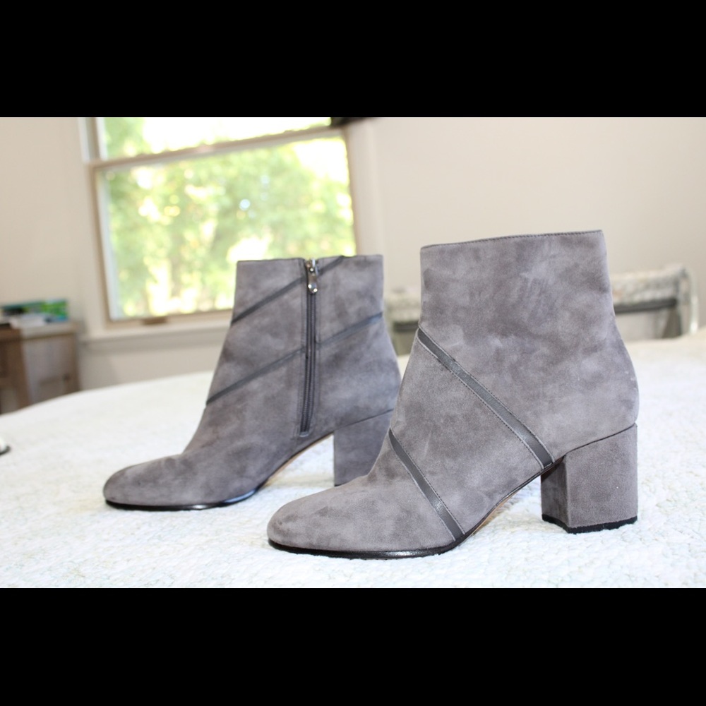 Via Spiga Gray Suede Pattern Bootie, size 9.5